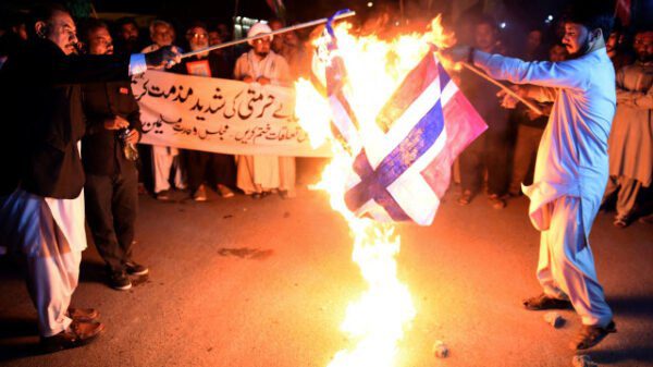 Aksi-Pembakaran-Alquran-Dilarang-Di-Norwegia.jpg