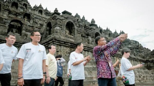 Sandiaga-Uno-Tunggu-Tanggapan-TWCB-Terkait-Harga-Tiket-Candi-Borobudur.jpg